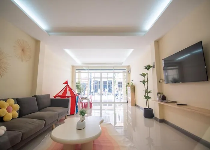 Beachfront 4-Br House In Patong