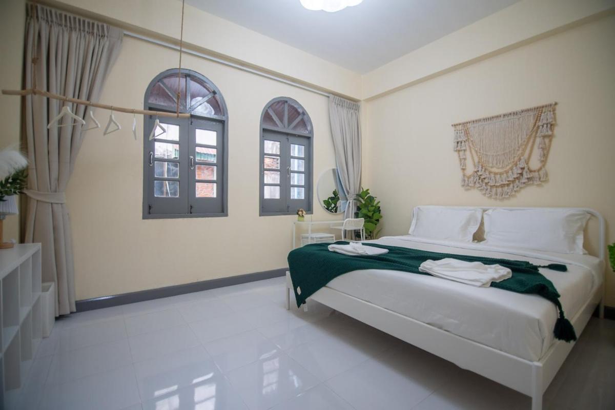 Beachfront 4-br House In Villa Patong