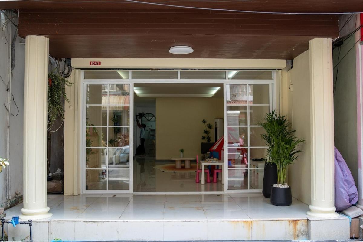 Beachfront 4-br House In Villa Patong